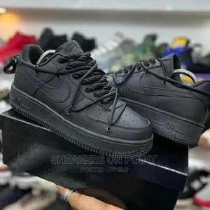 Nike Air Force 1