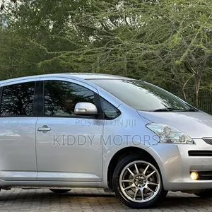 Toyota Ractis 2008 Silver