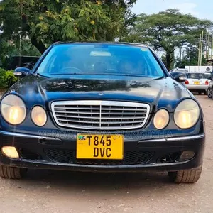 Mercedes-Benz E500 2005