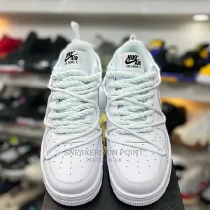 Nike Air Force 1