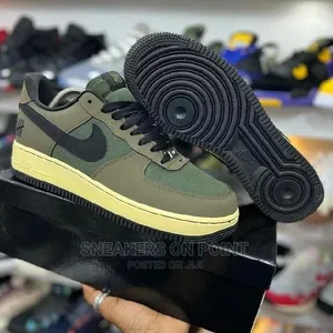 Nike Air Force 1